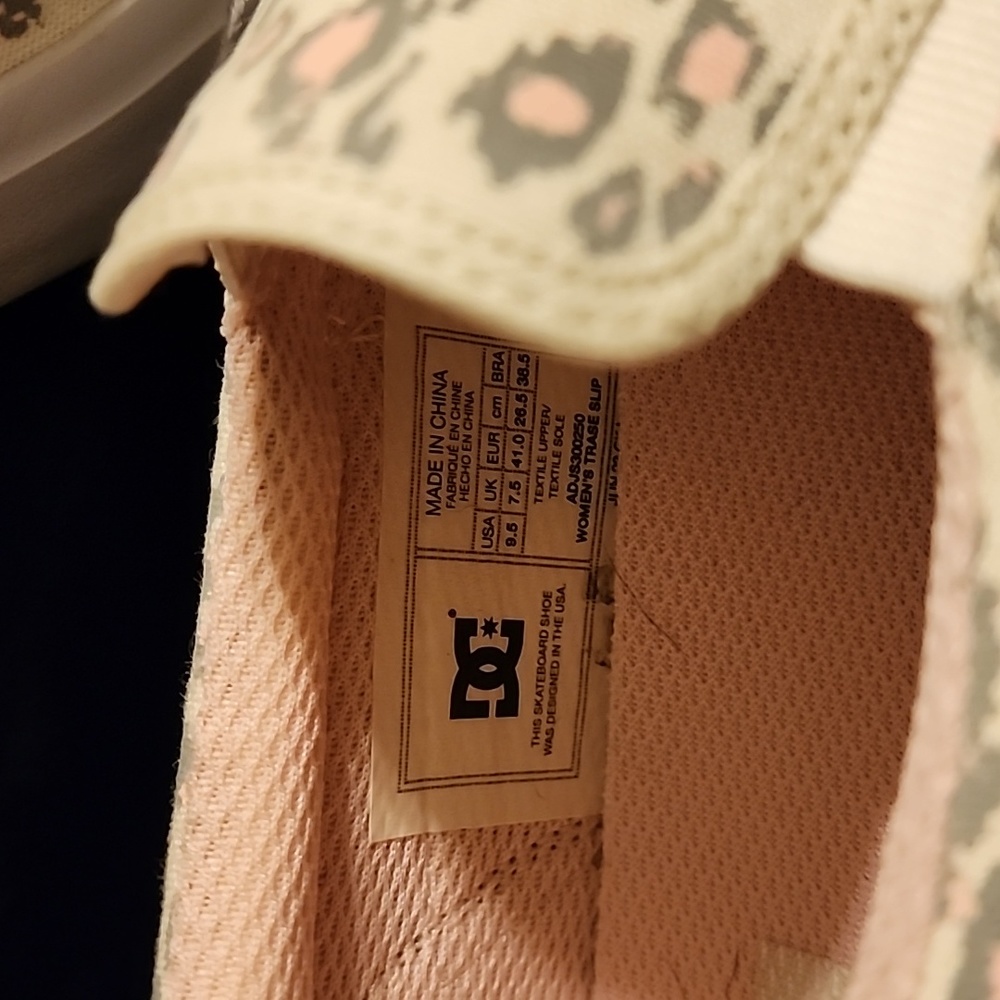 DC slip ons - Picture 3 of 4